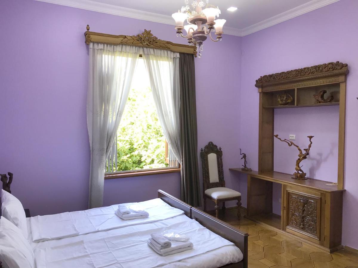 Wooden Museum Hotel Kutaisi Exterior photo